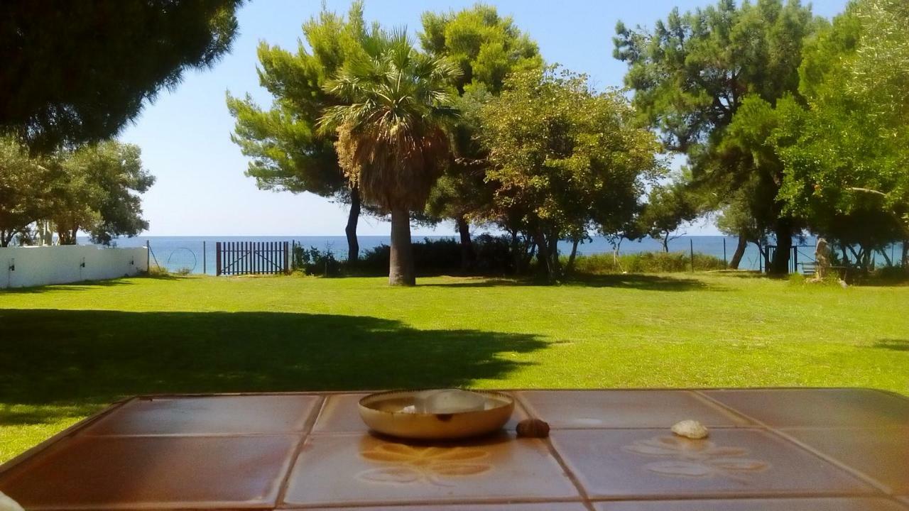 Seafront Villa Joan Néa Skióni Eksteriør bilde